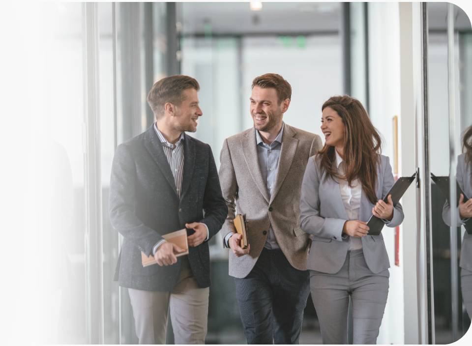 أشخاص خلال جلسة استشارية