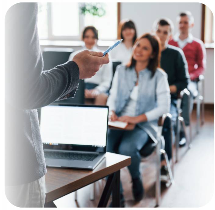 قاعة تدريب أثناء دورة